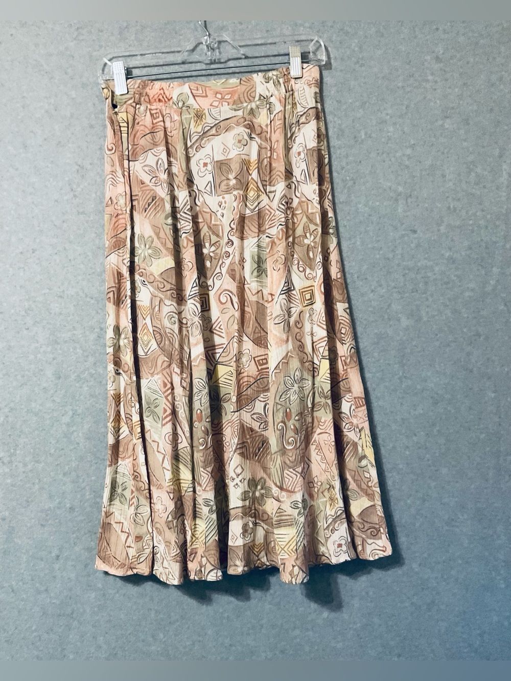 SK & COMPANY Pleated Printed Maxi Skirt in Peach Multi sz 6